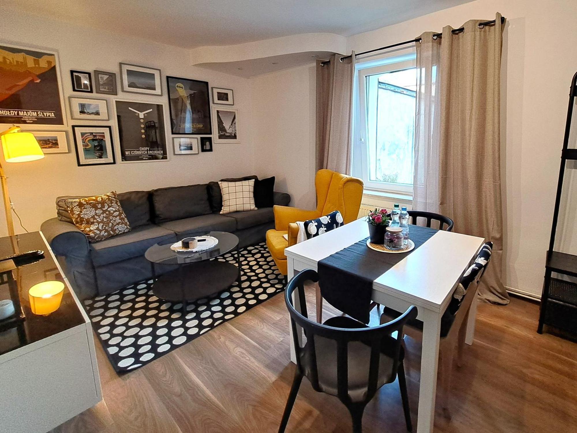 Апартаменти Gryfny Familok Катовіце Екстер'єр фото